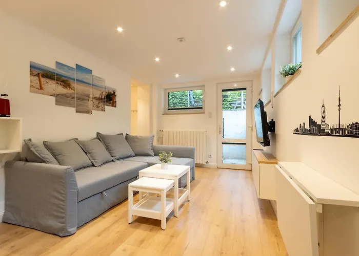 Neue Zentrale Souterrain-wohnung 24h Self Check-in * Hamburg-Harburg