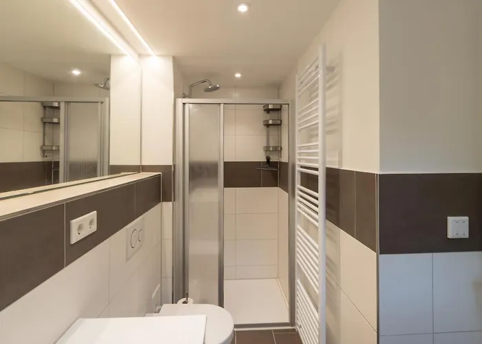 Neue Zentrale Souterrain-wohnung 24h Self Check-in * Hamburg-Harburg